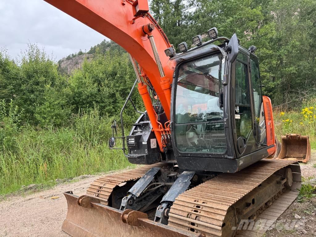 Hitachi ZX135USBL-6 Gravemaskiner på larvebånd