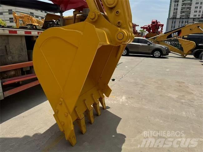 Komatsu PC 220-8 Gravemaskiner på larvebånd