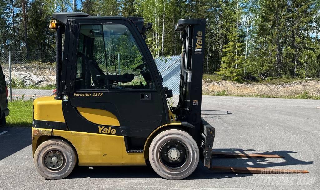Yale GDP 25 VX Diesel gaffeltrucks