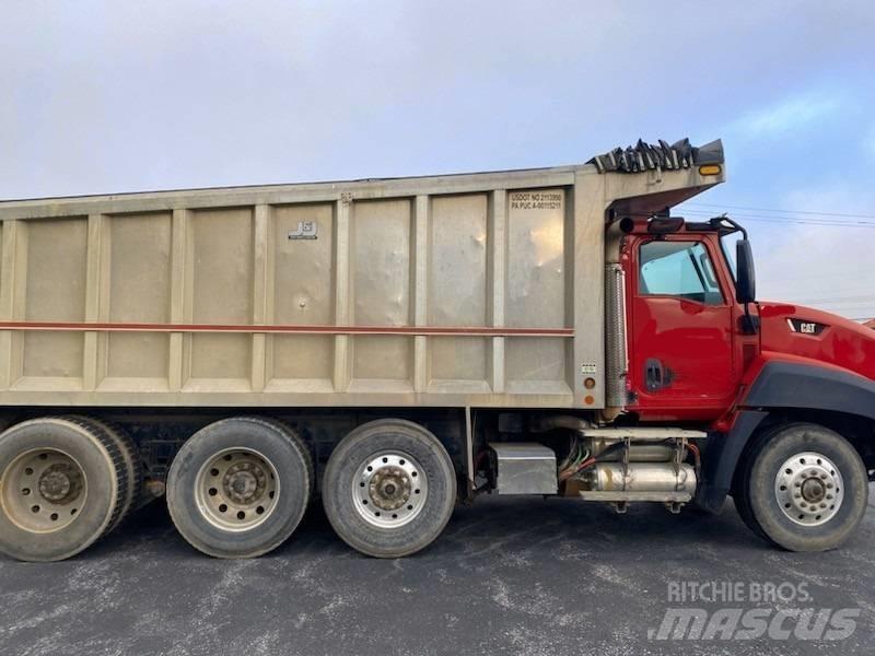 CAT CT 660 Lastbiler med tip