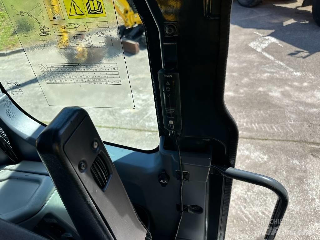 Komatsu PC210LCi-11 Gravemaskiner på larvebånd