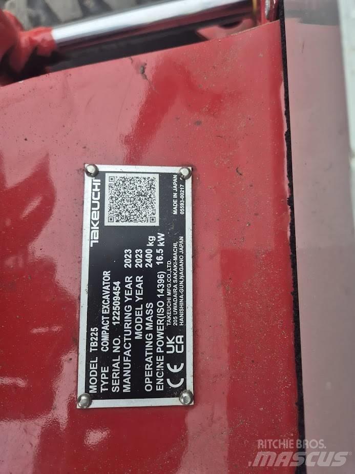 Takeuchi TB 225 Minigravemaskiner