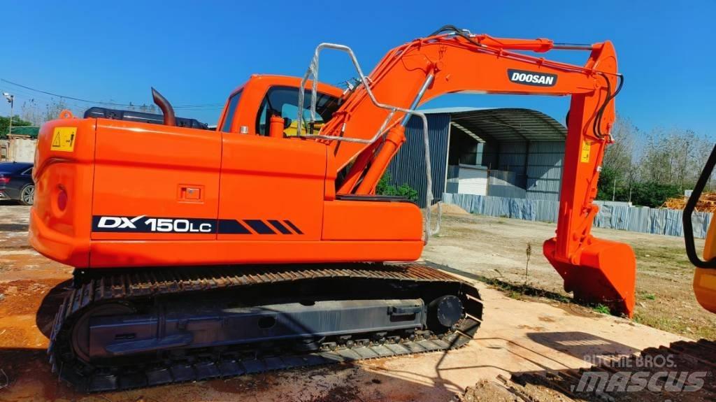 Hitachi ZX 210 Gravemaskiner på larvebånd