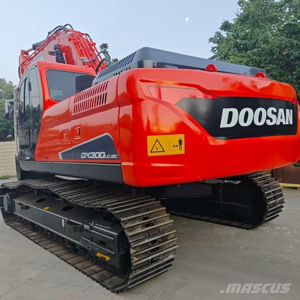 Doosan DX 300 LC Gravemaskiner på larvebånd
