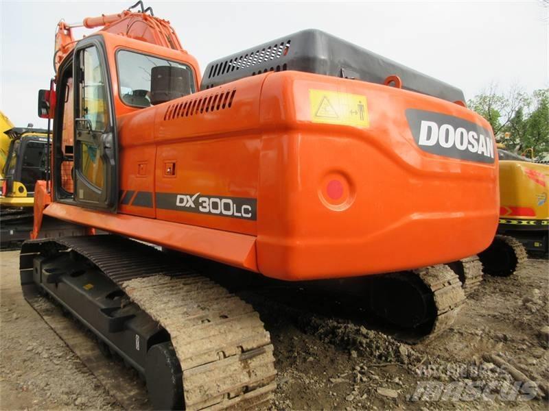 Doosan DX 300 LC Gravemaskiner på larvebånd