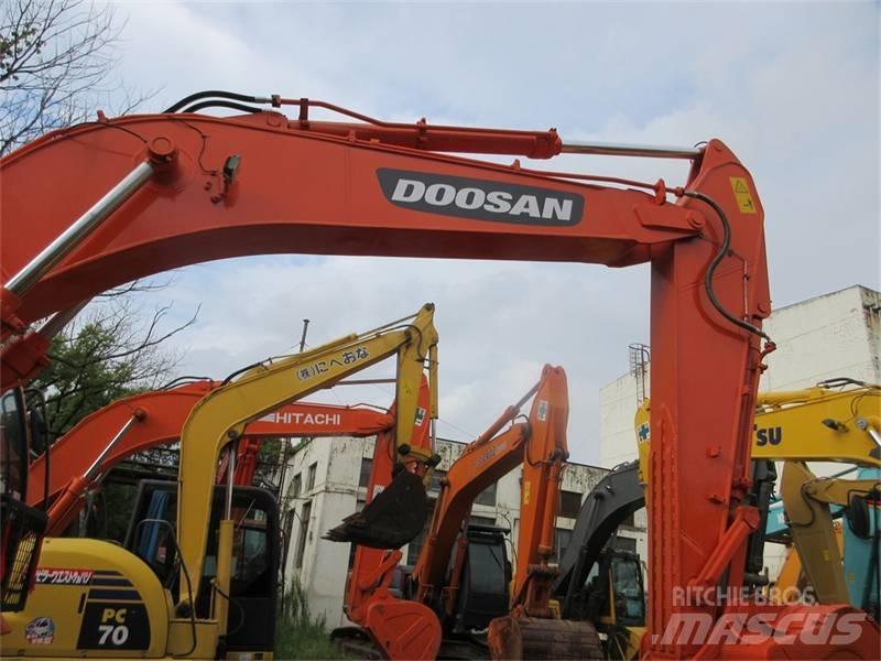 Doosan DX 300 LC Gravemaskiner på larvebånd