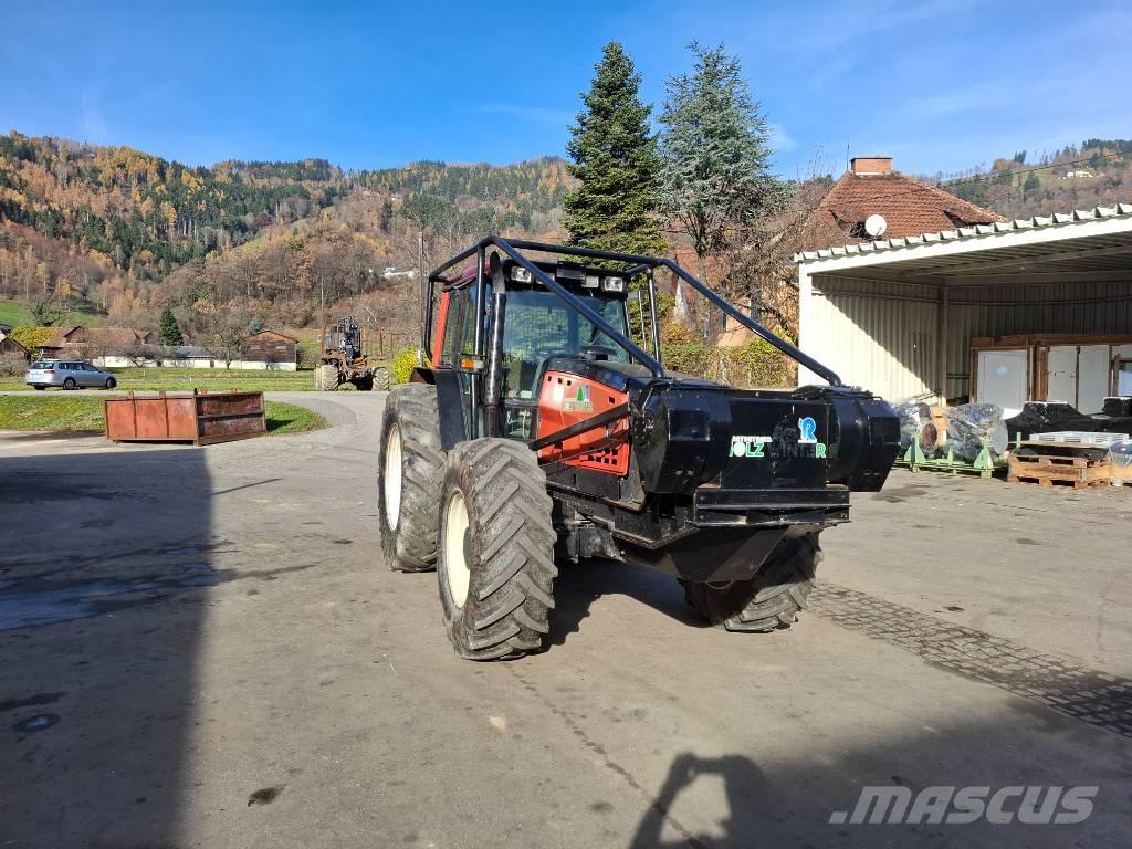 Valtra 8550 Skovbrugstraktorer