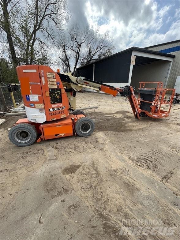 JLG E 300 AJP Saxlifte