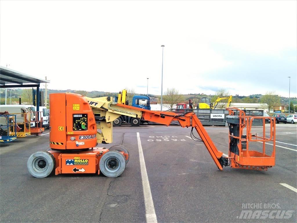 JLG E 300 AJP Bomlifte med knækarm