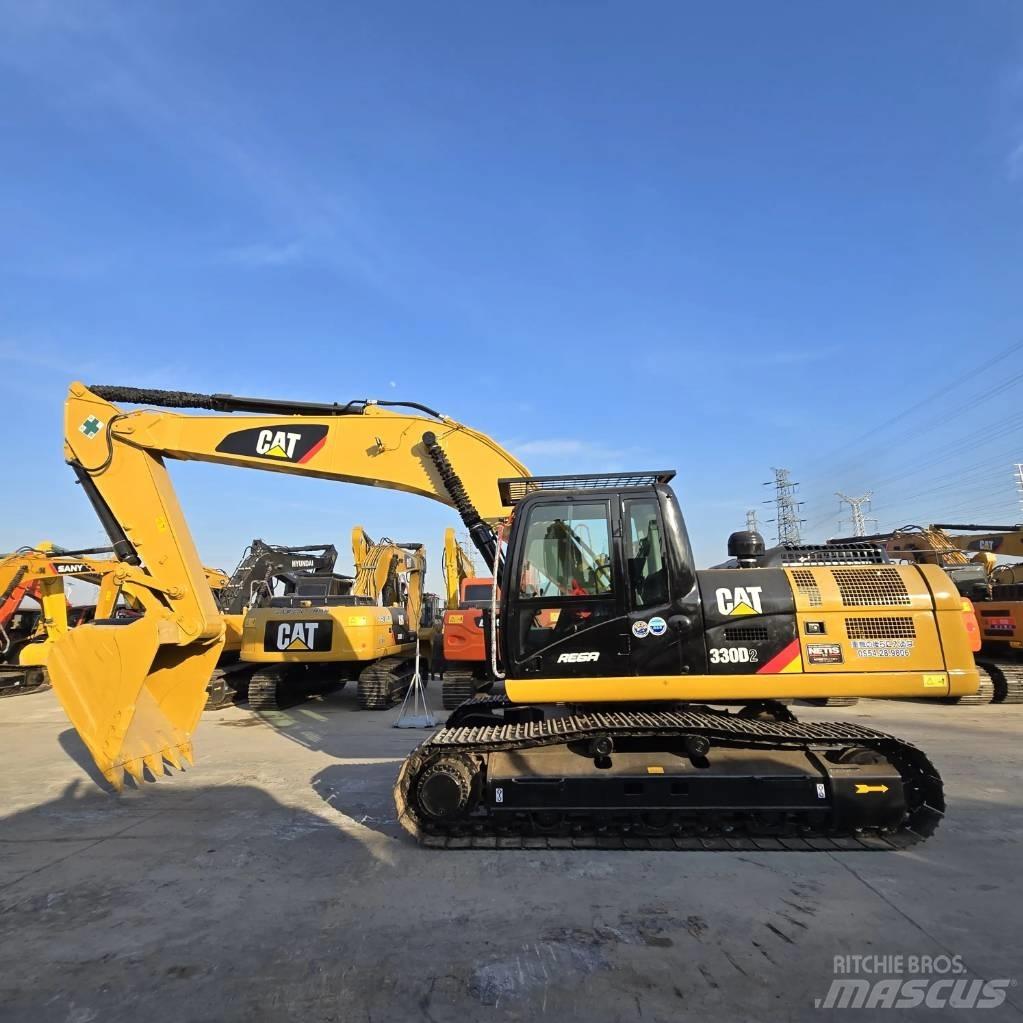CAT 330 D2 Midi-gravemaskiner 7t - 12t