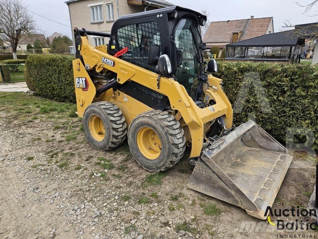 CAT 242 D 3 Minilæsser - skridstyret