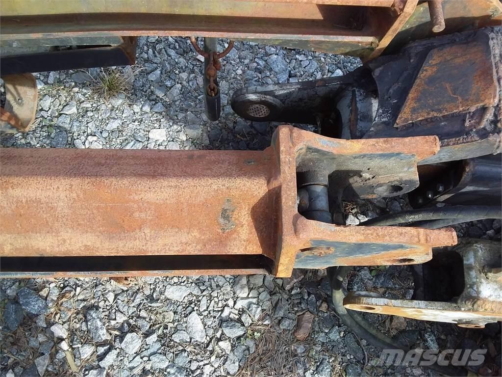 CAT 2200 Kraner til skovningsmaskine