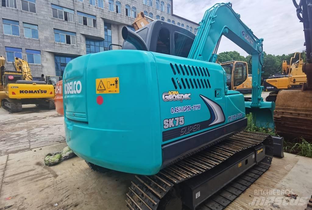 Kobelco SK 75 Midi-gravemaskiner 7t - 12t