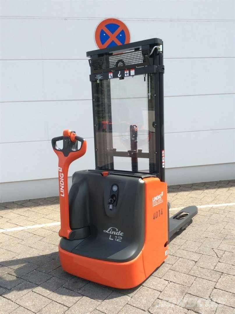 Linde L12I Selvkørende stablere
