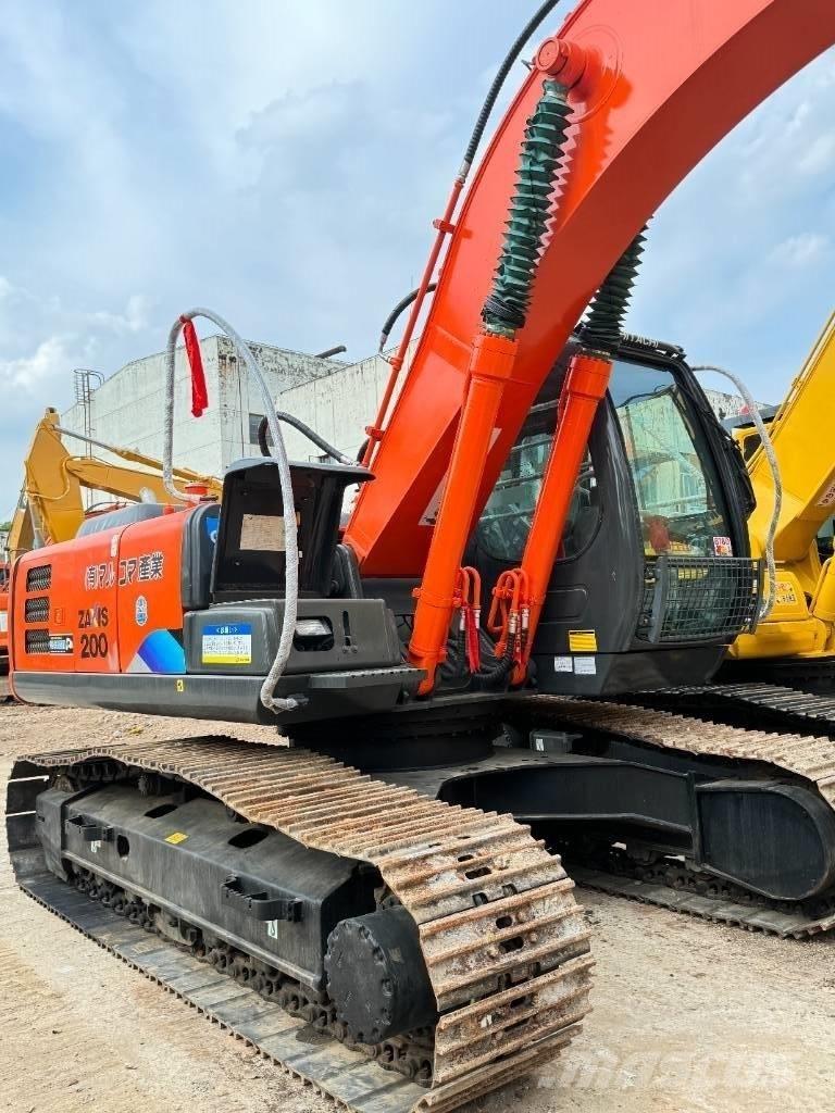 Hitachi ZX 200 Gravemaskiner på larvebånd