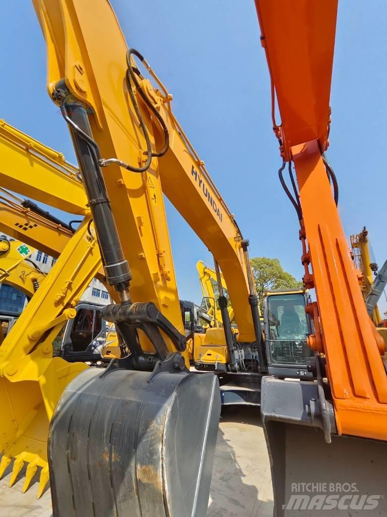 Hyundai R220LC-9S Gravemaskiner på larvebånd