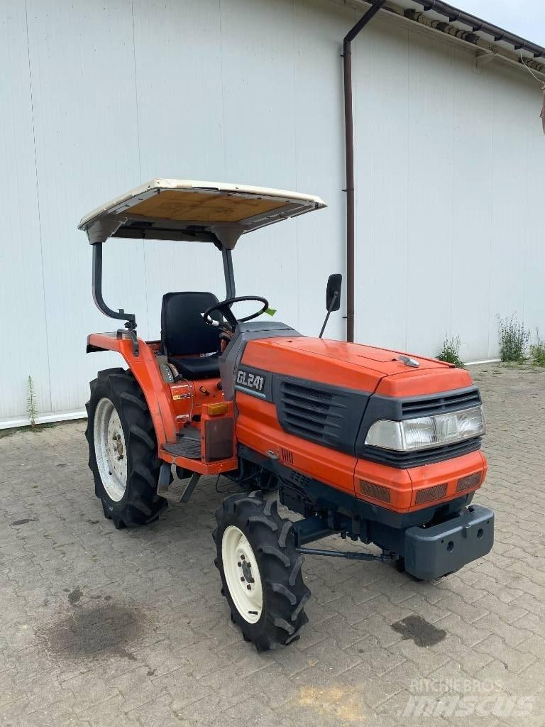 Kubota GL241 Kompakte traktorer