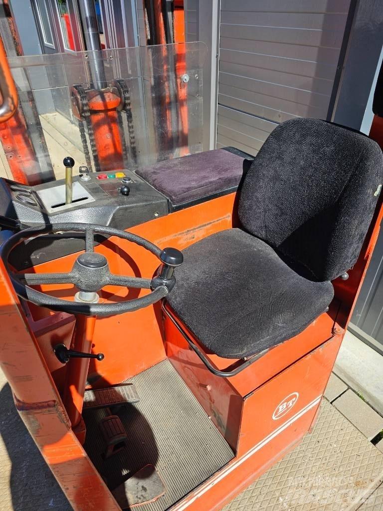 BT RSS 1350 Selvkørende stablere