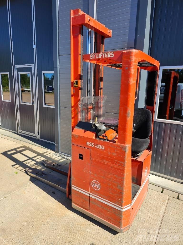 BT RSS 1350 Selvkørende stablere