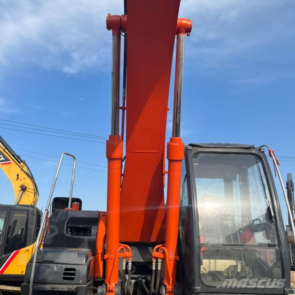 Hitachi ZX 240 Gravemaskiner på larvebånd