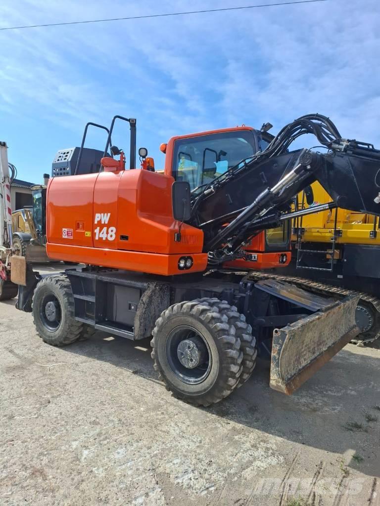 Komatsu PW 148-11 Gravemaskiner på hjul