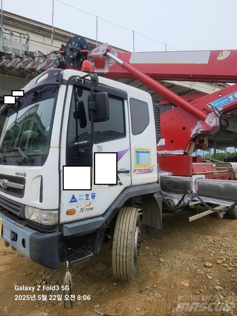 Horyong SKY4504 Lastbilmonterede lifte