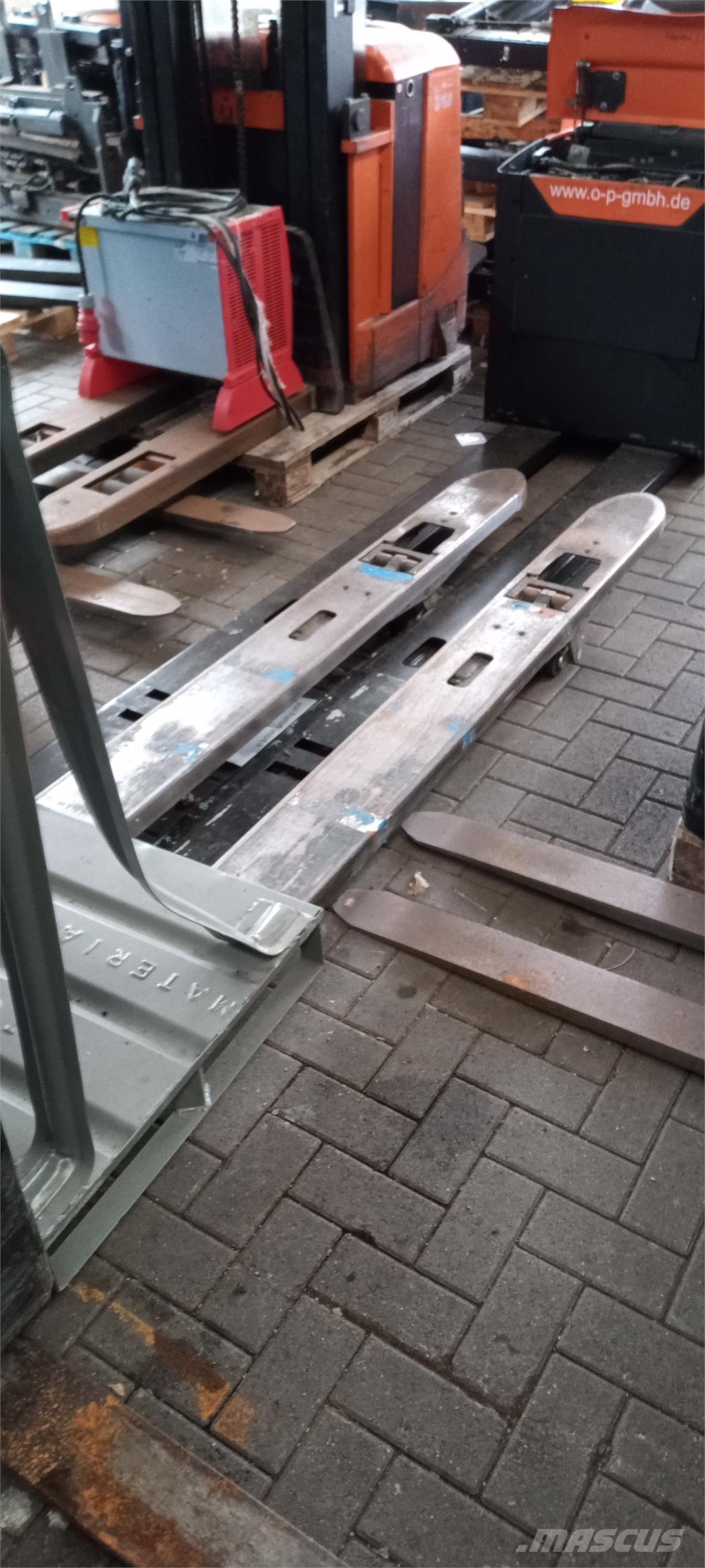 Toyota LPE 250 Gaffelstabler med gående fører