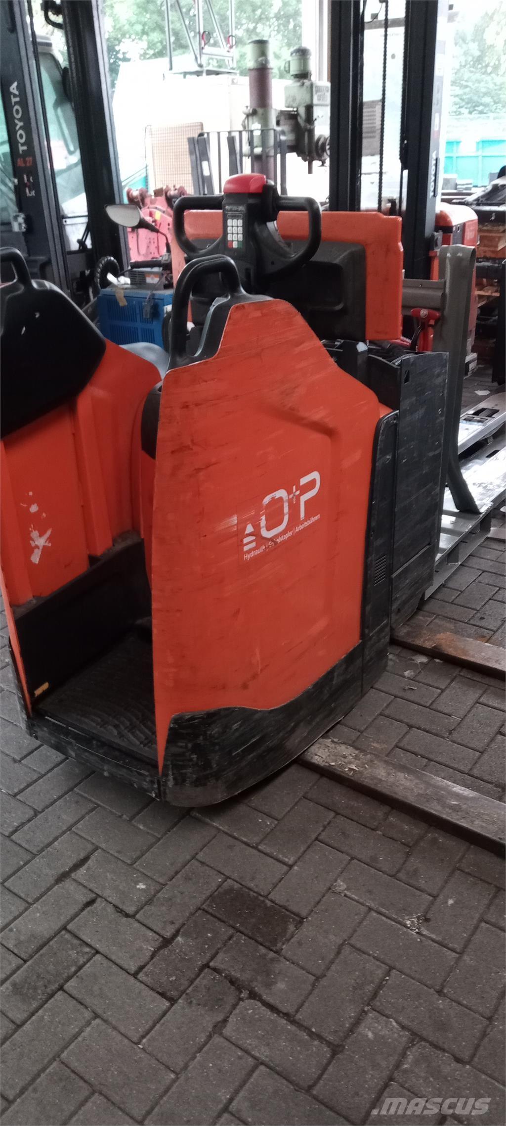 Toyota LPE 250 Gaffelstabler med gående fører