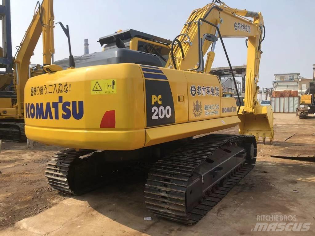 Komatsu PC 220-8 Gravemaskiner på larvebånd
