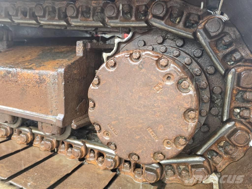 Hitachi ZX 210 Gravemaskiner på larvebånd