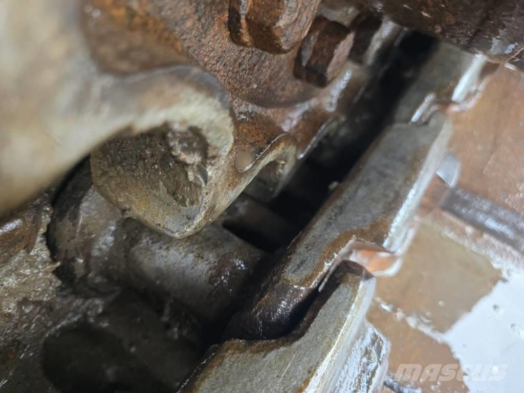 Hitachi ZX 210 Gravemaskiner på larvebånd