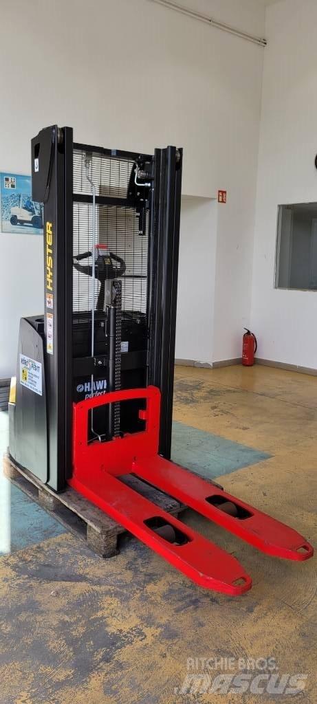 Hyster S 1.0 Gaffelstabler med gående fører