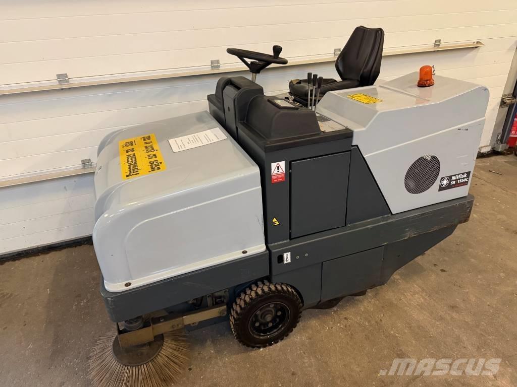 Nilfisk SR1550C B Indendørs koste