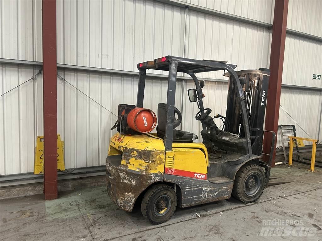 TCM FG25T3 LPG gaffeltrucks