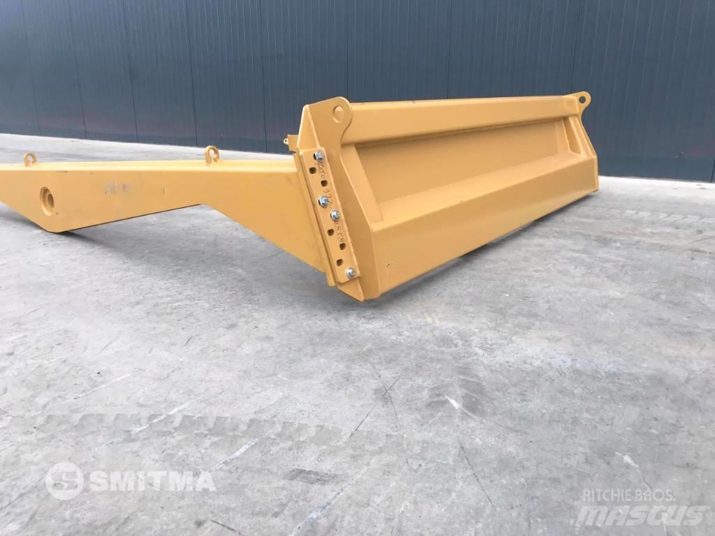 CAT 725C Bagklapper