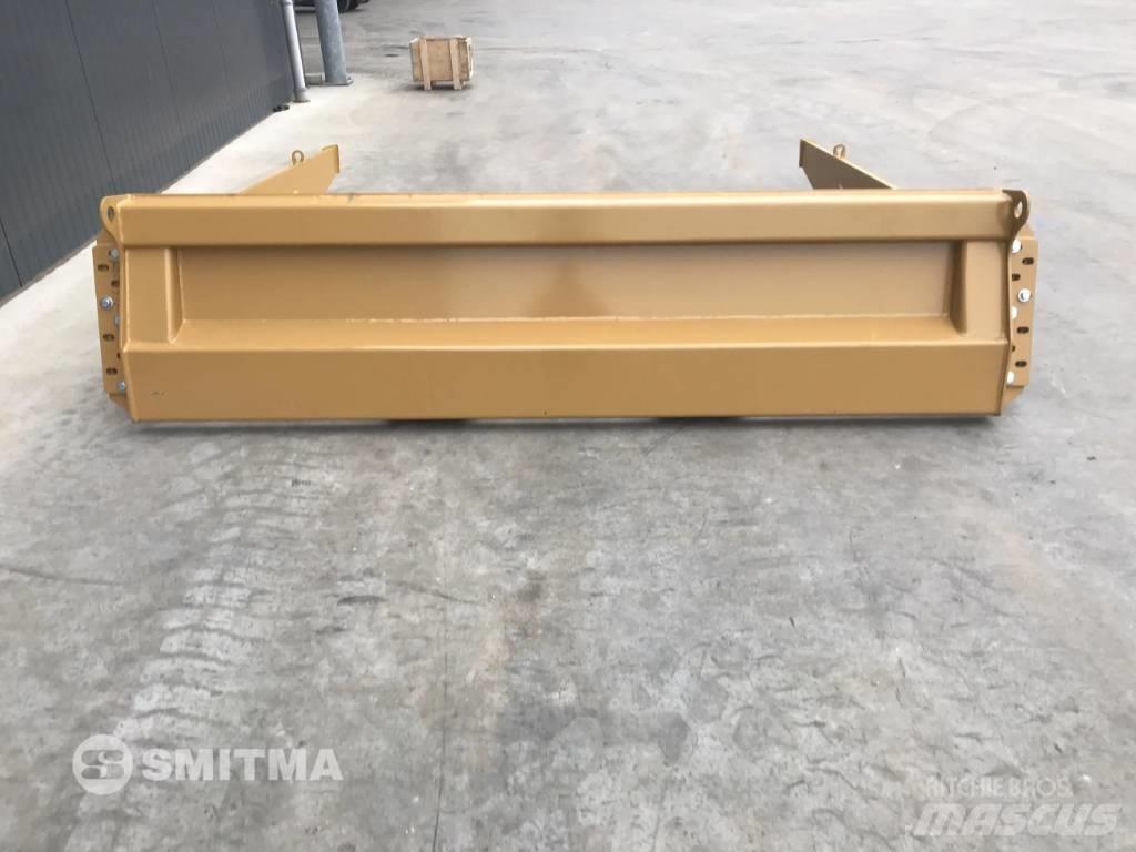 CAT 725C Bagklapper