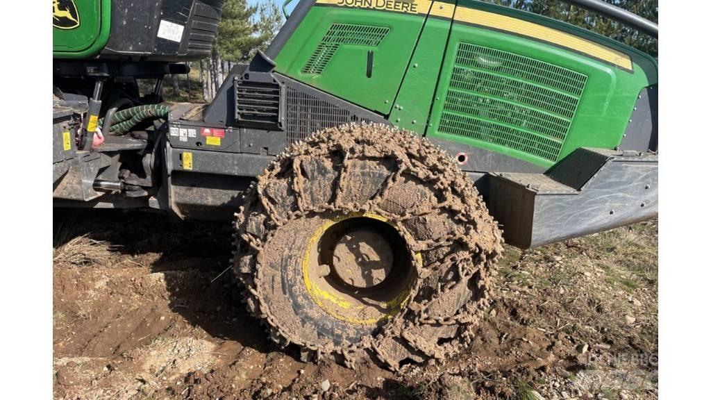 John Deere 1070 G Skovningsmaskiner