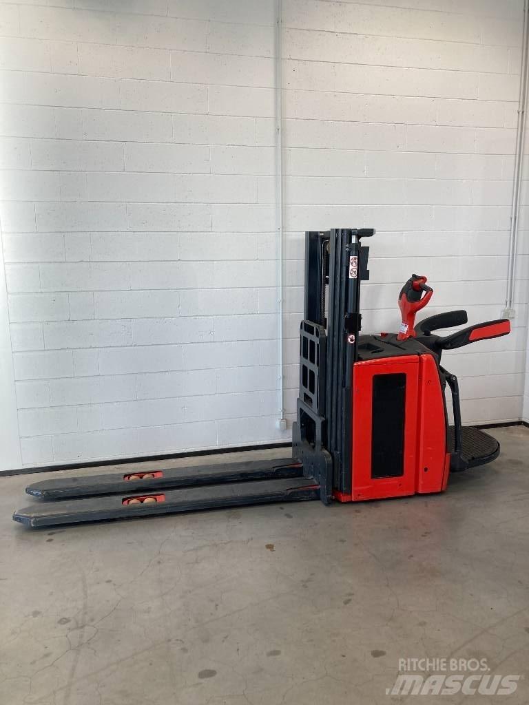 Linde L14AP/1173 Selvkørende stablere