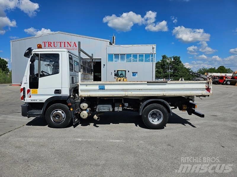 Iveco 80E 18 Lastbil med lad/Flatbed