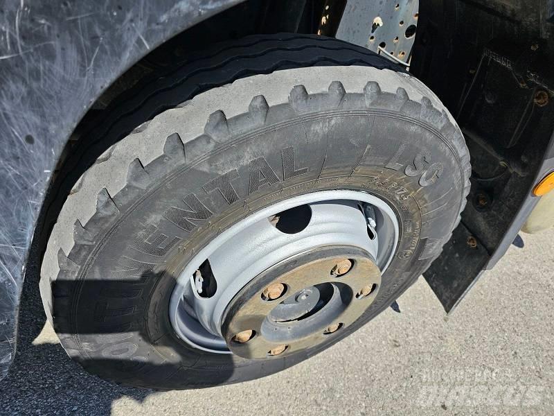 Iveco 80E 18 Lastbil med lad/Flatbed