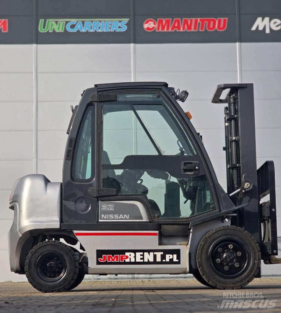 Nissan FGD02 A 32 Q LPG gaffeltrucks