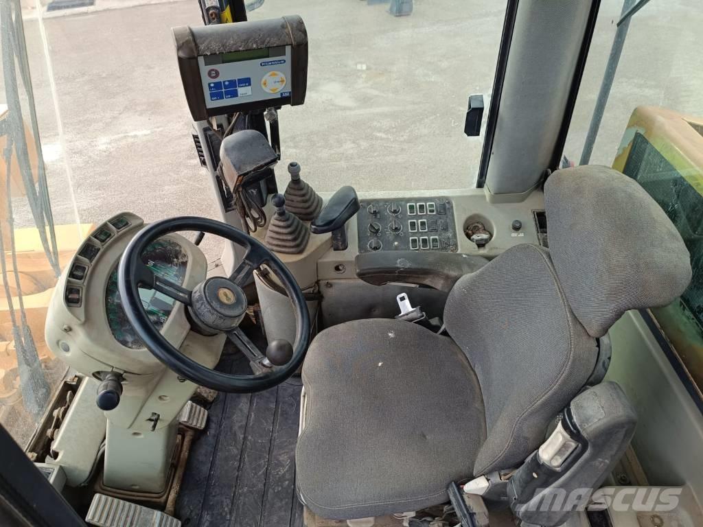 CASE 821C Læssemaskiner på hjul