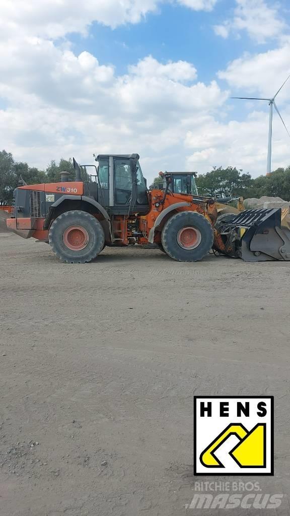 Hitachi ZW 310 Terrængående lastbiler
