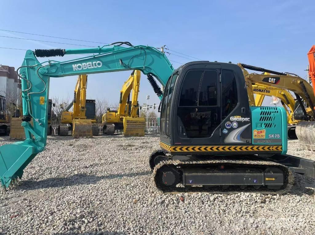 Kobelco SK75 Gravemaskiner på larvebånd