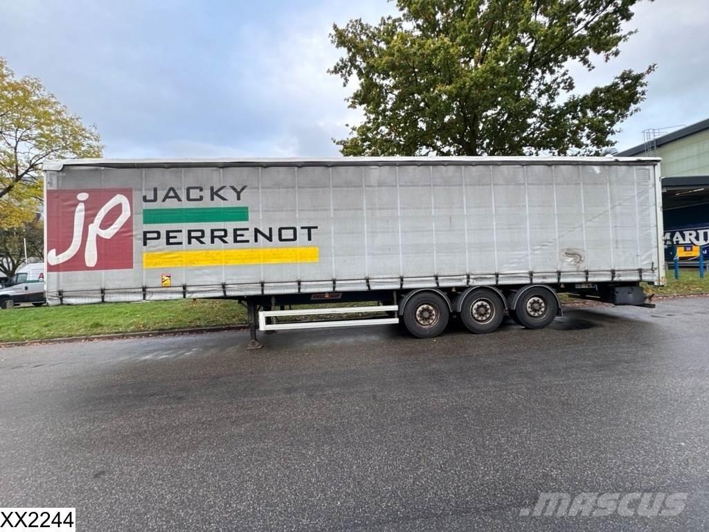 Fruehauf Tautliner Semi-trailer med Gardinsider