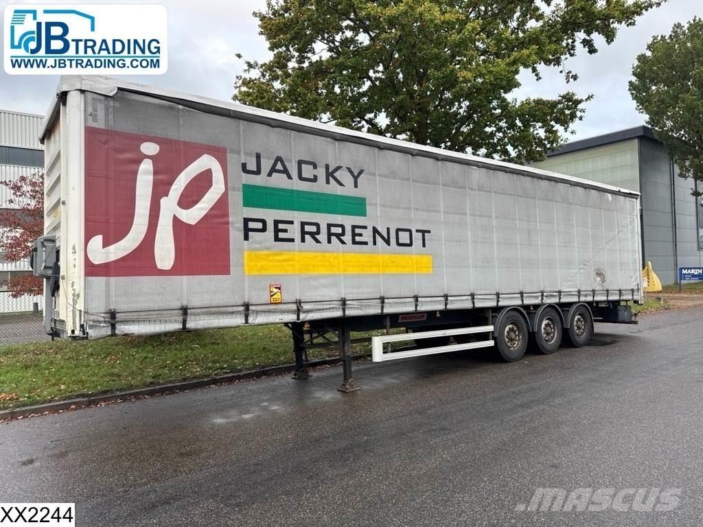 Fruehauf Tautliner Semi-trailer med Gardinsider