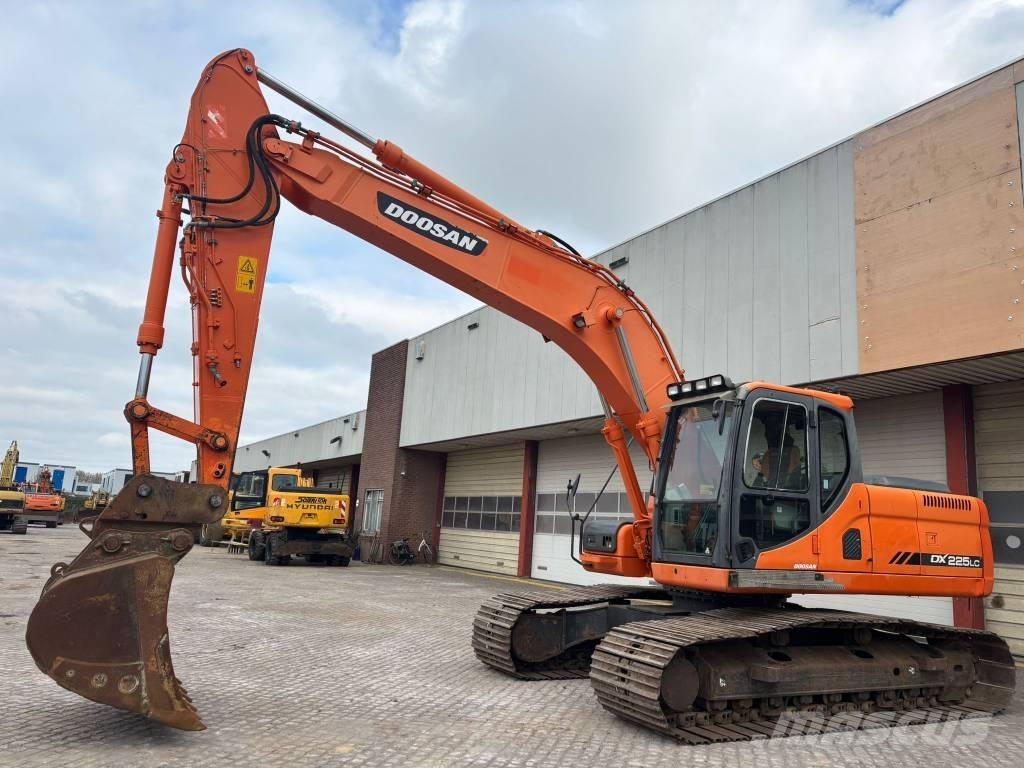 Doosan DX 225 LC Gravemaskiner på larvebånd