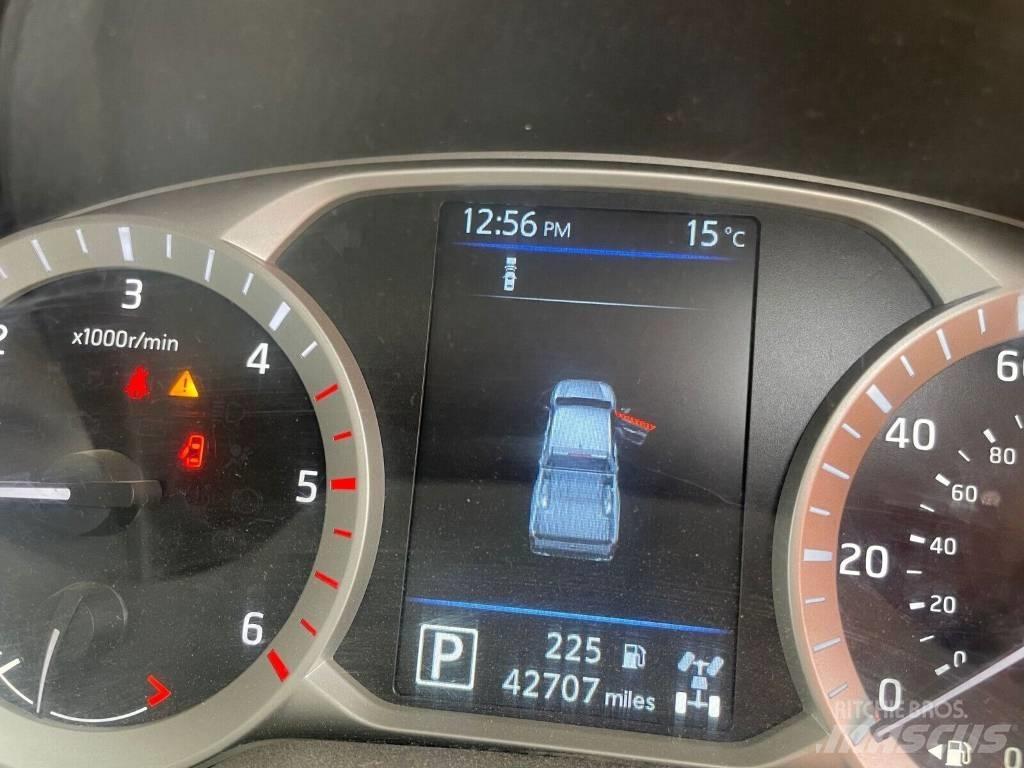 Nissan Navara Biler