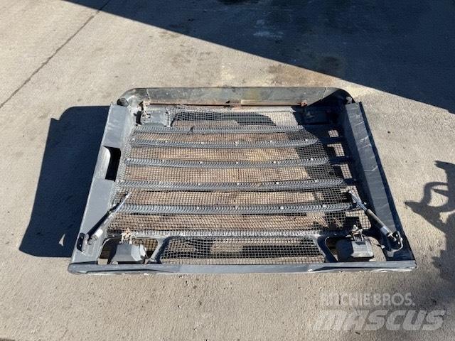 Doosan DL 400 OSŁONA Chassis og suspension