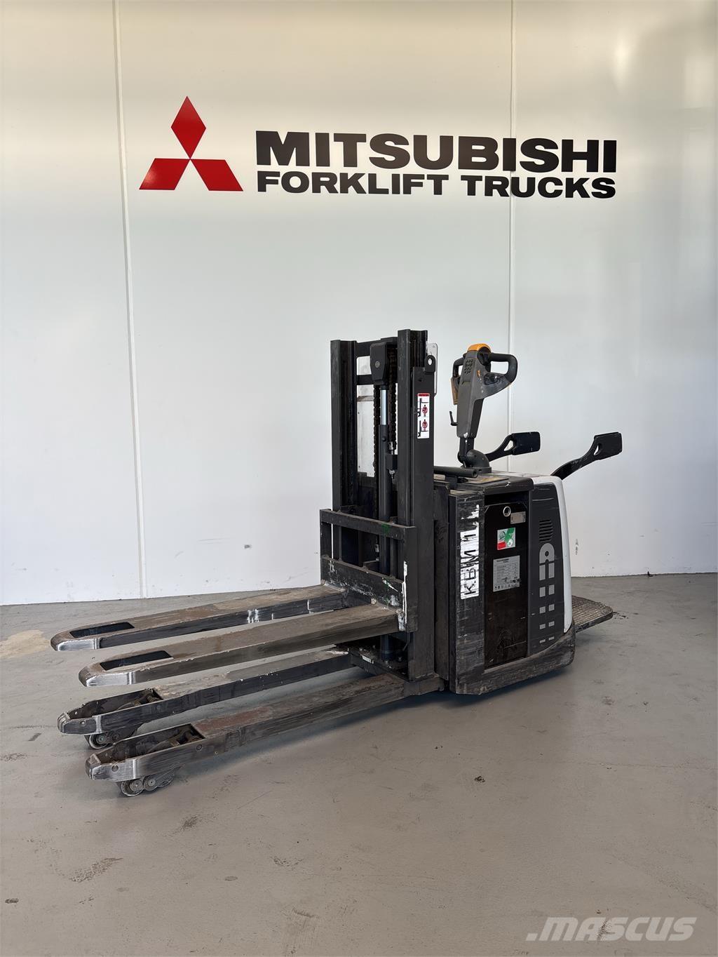 UniCarriers PDP200 Selvkørende stablere